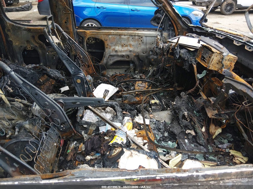 2001 Toyota Tundra VIN 5TBRN34131S199727 IAAI salvage auction — Burn Interior, Non-Repairable (Texas), sold $350 on 2026-07-07 (photo 5)