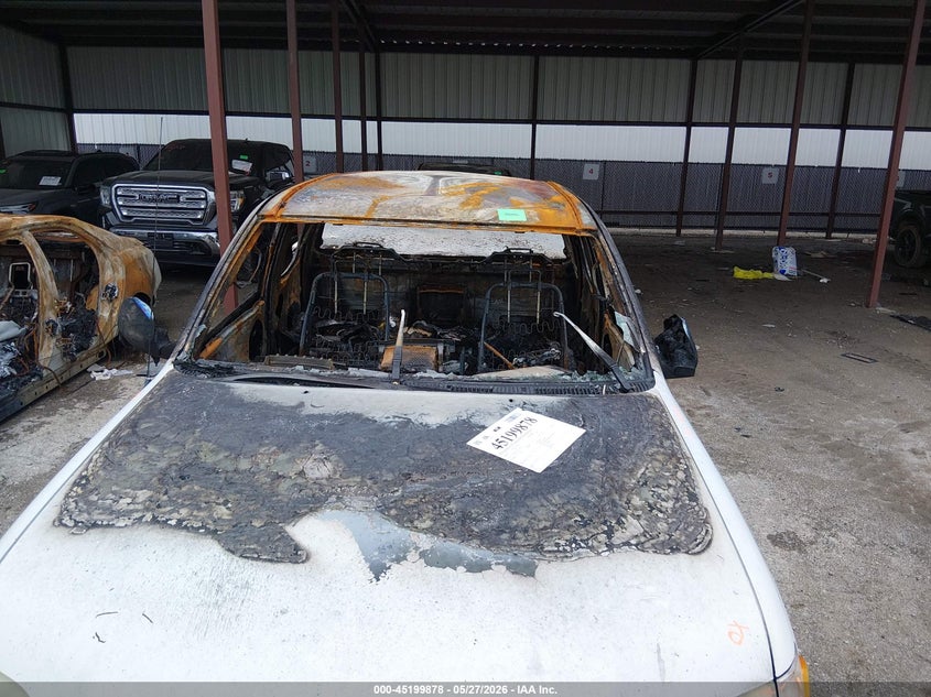 2001 Toyota Tundra VIN 5TBRN34131S199727 IAAI salvage auction — Burn Interior, Non-Repairable (Texas), sold $350 on 2026-07-07 (photo 6)