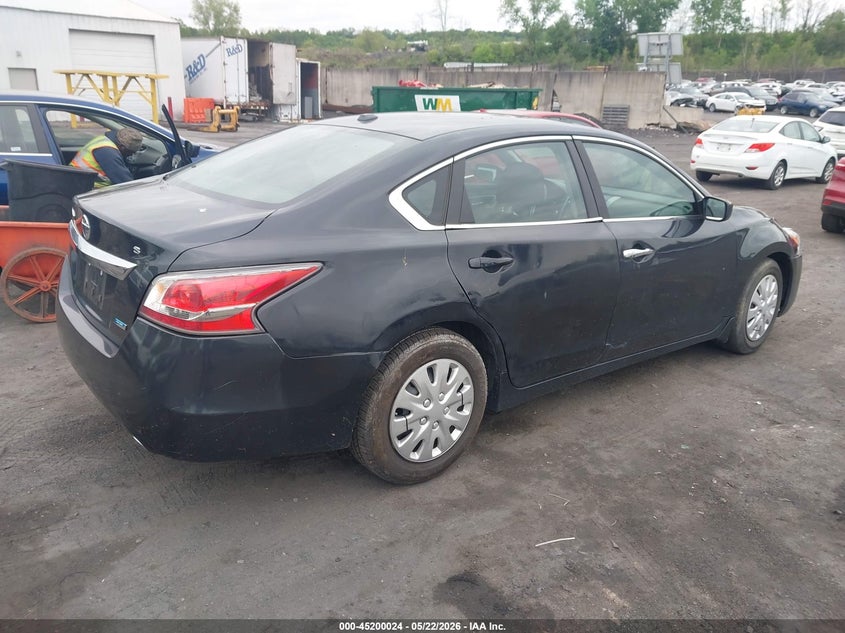 2014 Nissan Altima VIN 1N4AL3APXEC424256 IAAI salvage auction — NORMAL WEAR, Reconstructed (Massachusetts), sold $450 on 2026-07-11 (photo 4)