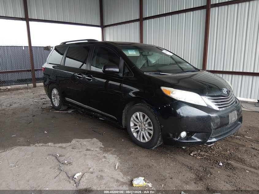 2015 Toyota Sienna VIN 5TDYK3DC3FS608815 IAAI salvage auction — FRONT END, Salvage Title, sold $3,300 on 2026-07-14 (photo 1)