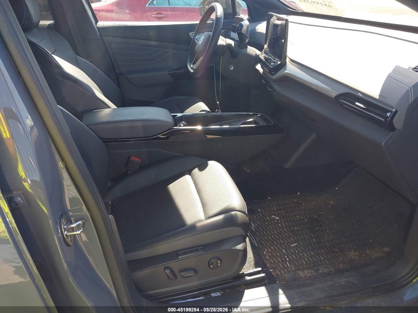 2023 Volkswagen Id.4 VIN 1V2GNPE81PC003911 IAAI salvage auction — REAR END, Salvage Title, sold $13,700 on 2026-07-10 (photo 5)
