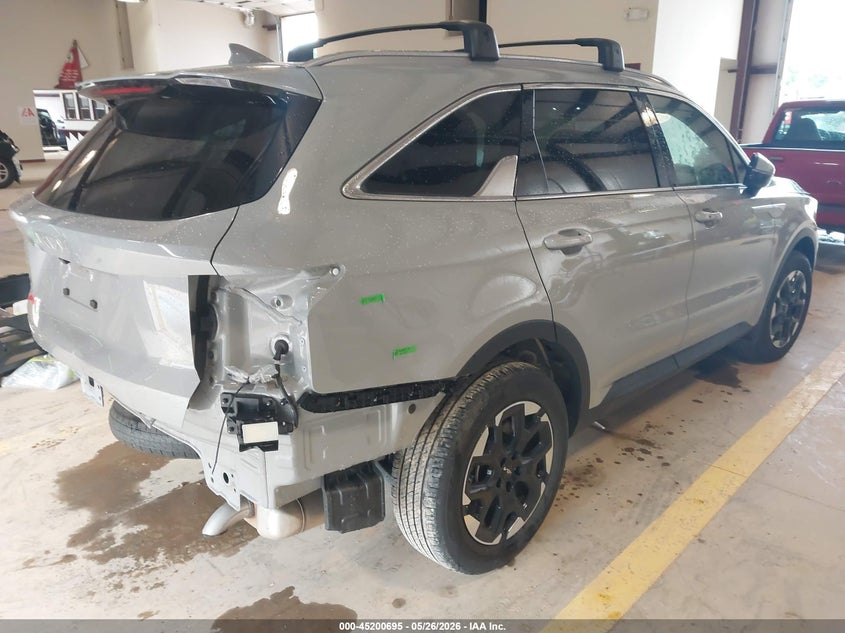 2024 Kia Sorento VIN 5XYRL4JC2RG303643 IAAI salvage auction — REAR END, Salvage Title, sold $11,400 on 2026-07-17 (photo 4)