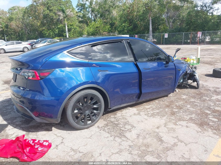 2021 Tesla Model y VIN 5YJYGDED8MF118242 IAAI salvage auction — LEFT SIDE, Certificate Of Destruction (Florida), sold $3,100 on 2026-07-20 (photo 4)