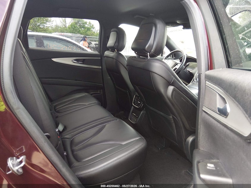 2020 Lincoln Nautilus VIN 2LMPJ8J99LBL32335 IAAI salvage auction — HAIL, Salvage Title, sold $8,925 on 2026-07-24 (photo 8)