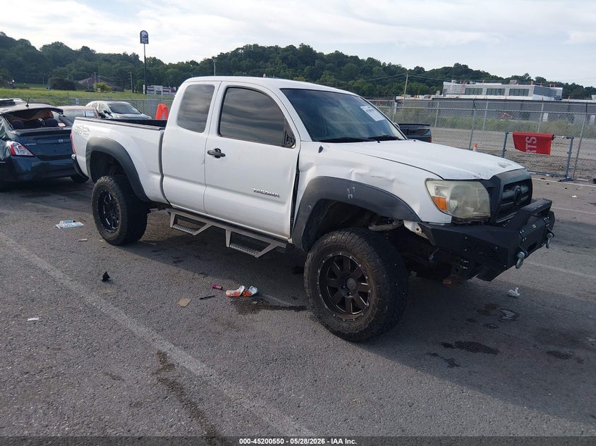 2007 Toyota Tacoma VIN 5TEUU42N67Z460957 IAAI salvage auction — RIGHT FRONT, Salvage (Illinois), sold $3,100 on 2026-07-07 (photo 1)
