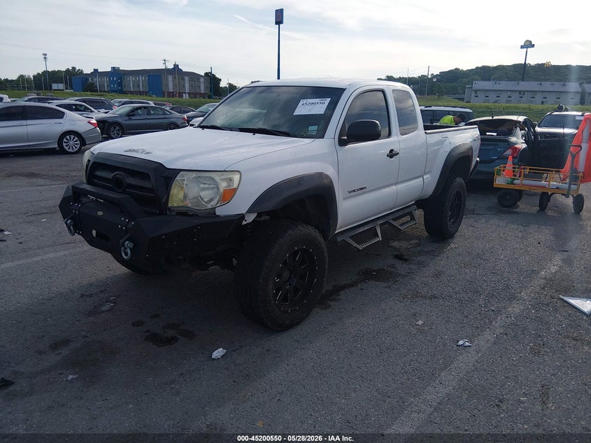 2007 Toyota Tacoma VIN 5TEUU42N67Z460957 IAAI salvage auction — RIGHT FRONT, Salvage (Illinois), sold $3,100 on 2026-07-07 (photo 2)