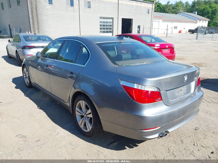 2009 BMW 5 series VIN WBANV13509C152034 IAAI salvage auction — NORMAL WEAR, Salvage (Massachusetts), sold $450 on 2026-07-17 (photo 3)