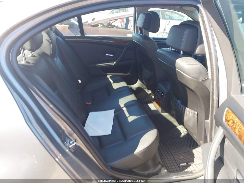 2009 BMW 5 series VIN WBANV13509C152034 IAAI salvage auction — NORMAL WEAR, Salvage (Massachusetts), sold $450 on 2026-07-17 (photo 8)