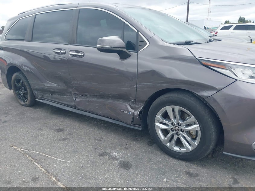 2021 Toyota Sienna VIN 5TDZRKEC7MS029557 IAAI salvage auction — RIGHT SIDE, Salvage Title, sold $22,650 on 2026-07-13 (photo 6)