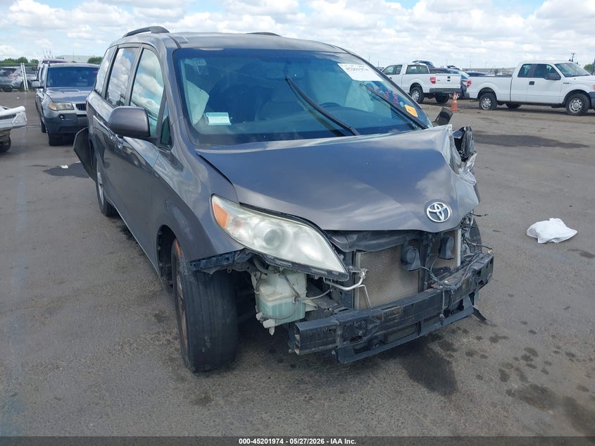 2015 Toyota Sienna VIN 5TDKK3DC9FS577625 IAAI salvage auction — FRONT END, Salvage Title, sold $1,250 on 2026-07-22 (photo 1)