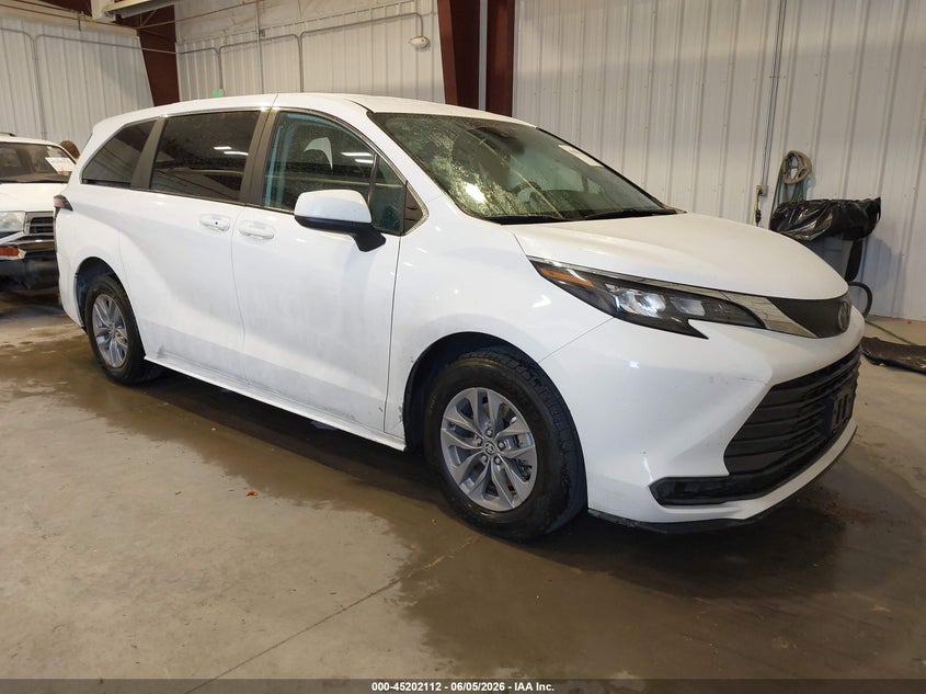 2024 Toyota Sienna VIN 5TDKRKEC7RS196977 — IAAI salvage auction photo