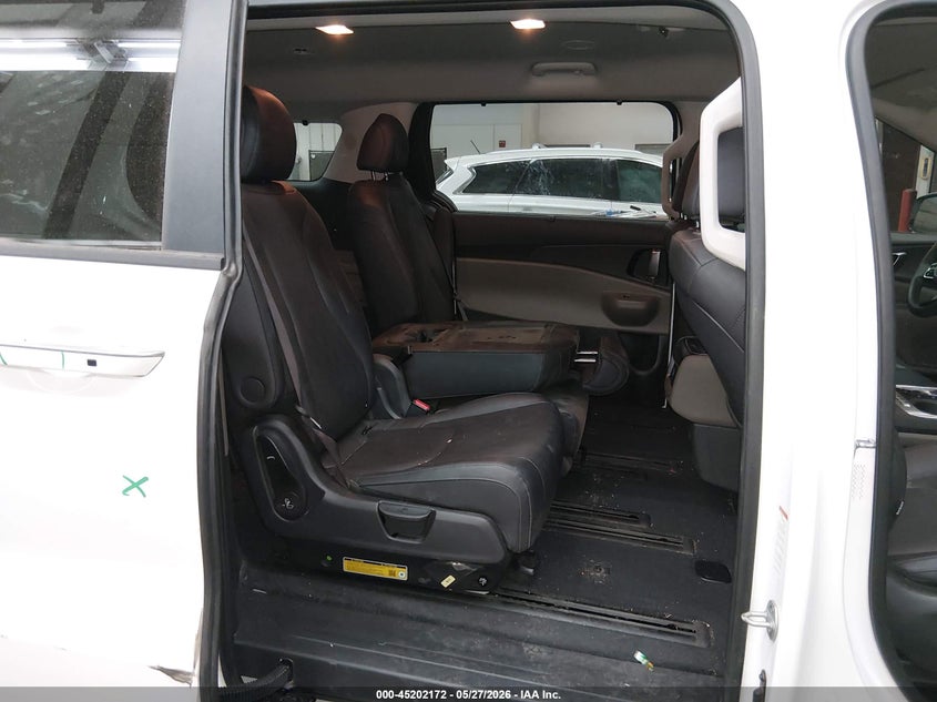 2025 Kia Carnival VIN KNDNC5KA5S6038162 IAAI salvage auction — RIGHT FRONT, Salvage (Arizona), sold $11,100 on 2026-07-28 (photo 8)