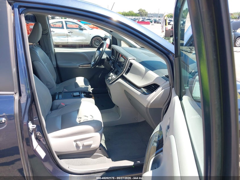 2019 Toyota Sienna VIN 5TDDZ3DC4KS223641 IAAI salvage auction — REAR END, Salvage Title, sold $13,700 on 2026-07-25 (photo 5)
