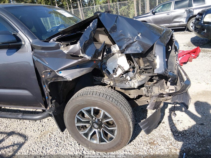 2016 Toyota Tacoma VIN 5TFDZ5BN1GX002838 IAAI salvage auction — RIGHT FRONT, Salvage Title, sold $8,100 on 2026-07-29 (photo 6)