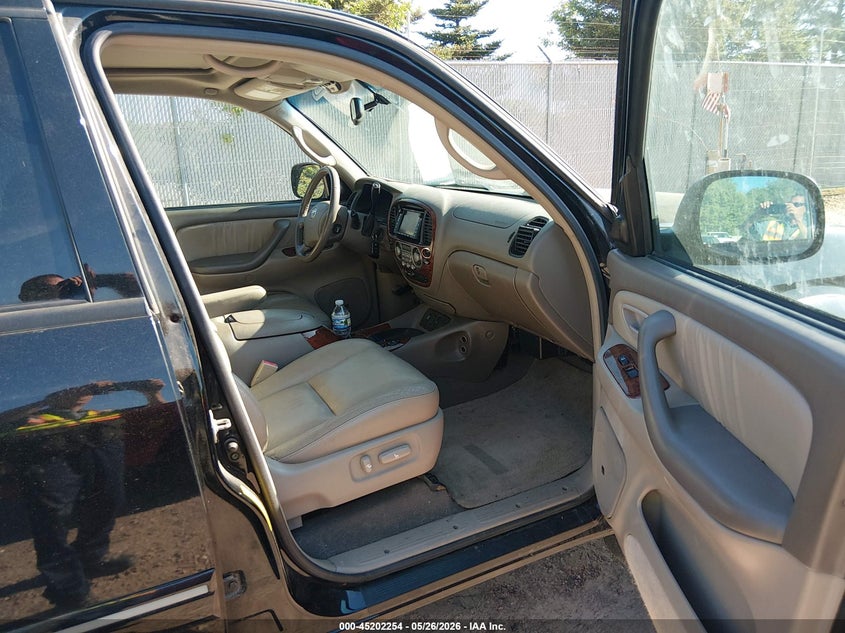 2006 Toyota Sequoia VIN 5TDBT48A36S266302 IAAI salvage auction — HAIL, Clear (Wisconsin), sold $1,100 on 2026-07-08 (photo 5)