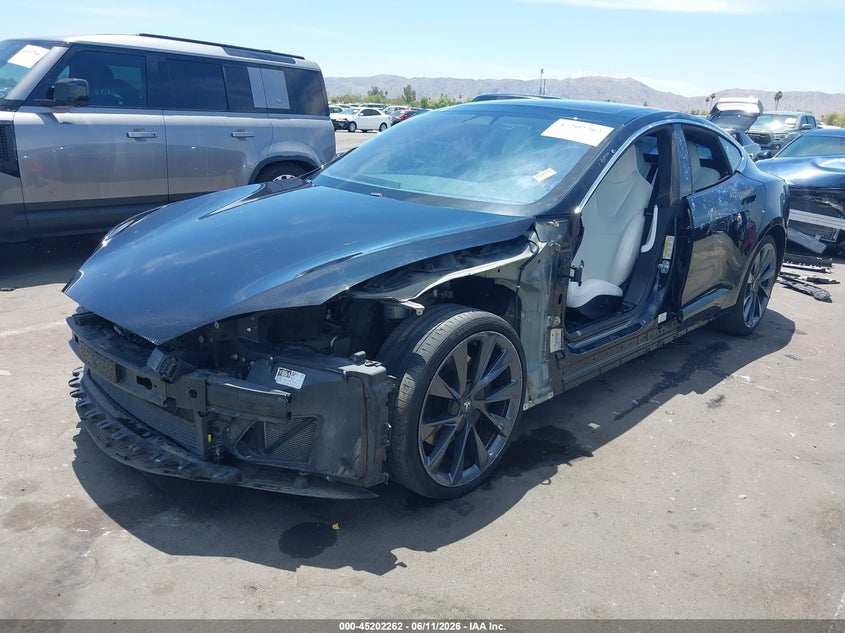 2018 Tesla Model s VIN 5YJSA1E25JF248382 IAAI salvage auction — SIDE, Salvage Title, sold $4,950 on 2026-07-31 (photo 2)