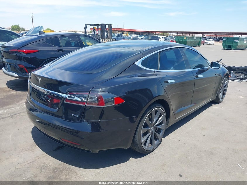 2018 Tesla Model s VIN 5YJSA1E25JF248382 IAAI salvage auction — SIDE, Salvage Title, sold $4,950 on 2026-07-31 (photo 4)