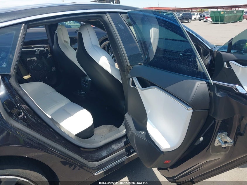 2018 Tesla Model s VIN 5YJSA1E25JF248382 IAAI salvage auction — SIDE, Salvage Title, sold $4,950 on 2026-07-31 (photo 8)