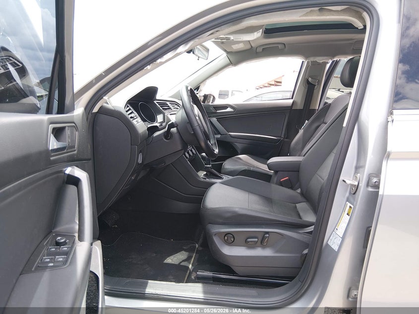 2019 Volkswagen Tiguan VIN 3VV3B7AX6KM193655 IAAI salvage auction — RIGHT SIDE, Original (Texas), sold $3,275 on 2026-07-24 (photo 5)