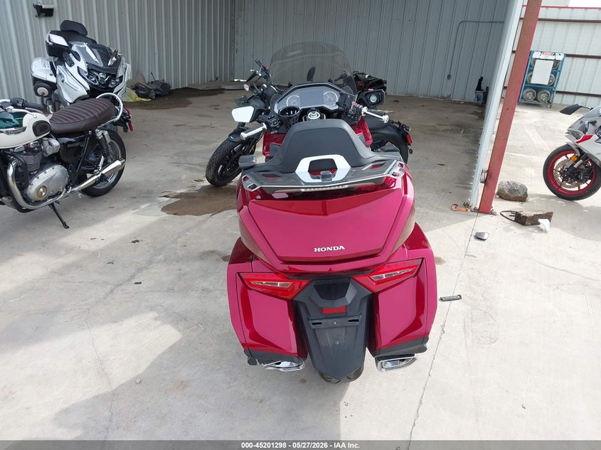 2018 Honda Gl1800c VIN JH2SC7950JK004053 IAAI salvage auction — RIGHT FRONT, Salvage Title, sold $9,900 on 2026-07-14 (photo 6)
