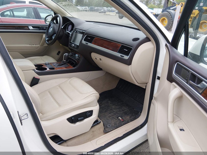 2011 Volkswagen Touareg VIN WVGFK9BP9BD003912 IAAI salvage auction — FRONT END, Bill Of Sale (Washington), sold $1,450 on 2026-08-08 (photo 5)