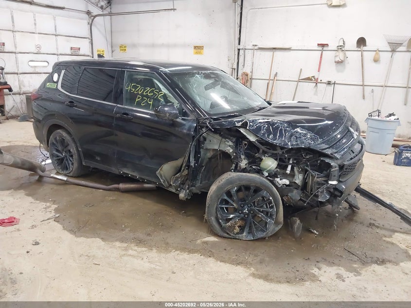 2024 Mitsubishi Outlander VIN JA4J4VA80RZ069218 IAAI salvage auction — ROLLOVER, Salvage Title, sold $1,300 on 2026-07-18 (photo 1)