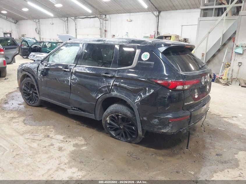 2024 Mitsubishi Outlander VIN JA4J4VA80RZ069218 IAAI salvage auction — ROLLOVER, Salvage Title, sold $1,300 on 2026-07-18 (photo 3)