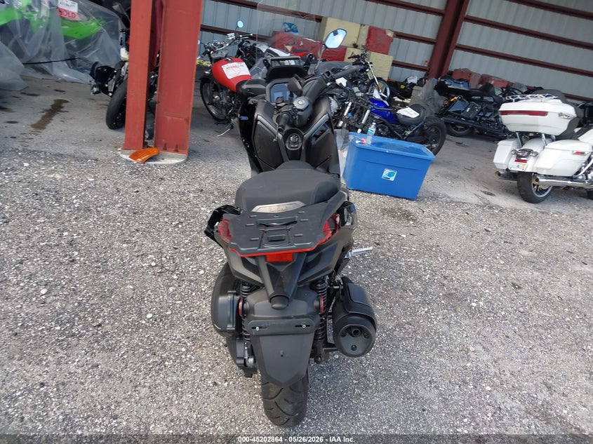 2025 Yamaha VIN MH3SH23E4SK001469 IAAI salvage auction — FRONT END, Salvage Title, sold $950 on 2026-07-15 (photo 6)