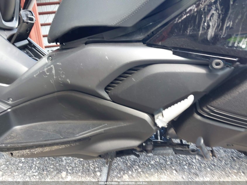 2025 Yamaha VIN MH3SH23E4SK001469 IAAI salvage auction — FRONT END, Salvage Title, sold $950 on 2026-07-15 (photo 9)