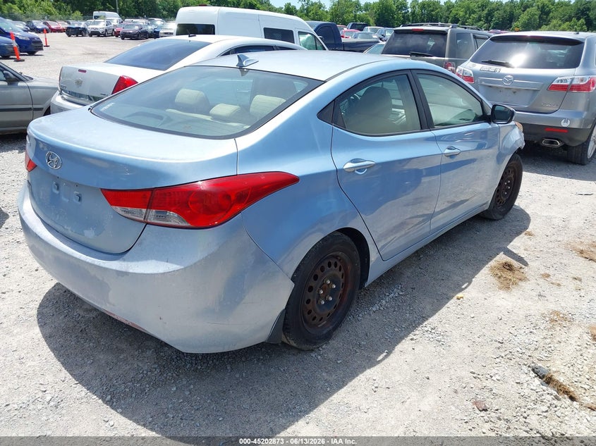 2013 Hyundai Elantra VIN KMHDH4AE0DU535626 IAAI salvage auction — NORMAL WEAR, Clear (Indiana), sold $250 on 2026-07-29 (photo 4)