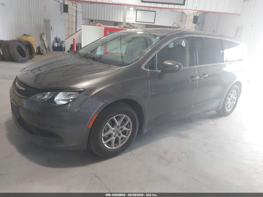 2022 Chrysler Voyager VIN 2C4RC1CG6NR127801 IAAI salvage auction — NORMAL WEAR, Sf97 (Texas), sold $14,800 on 2026-07-07 (photo 2)