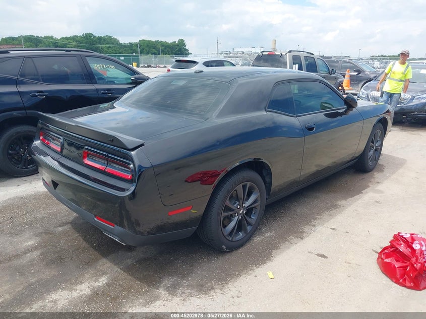 2022 Dodge Challenger VIN 2C3CDZGG9NH140824 IAAI salvage auction — HAIL, Salvage Title, sold $12,150 on 2026-07-28 (photo 4)