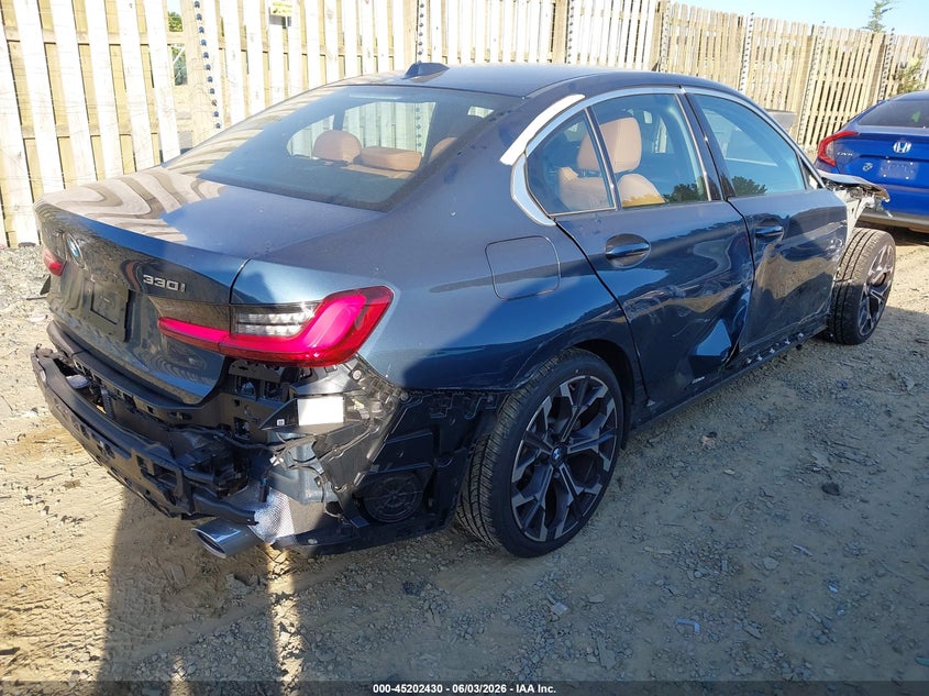 2025 BMW 3er VIN 3MW89CW00S8F00229 IAAI salvage auction — FRONT END, Salvage Title, sold $18,000 on 2026-08-24 (photo 4)
