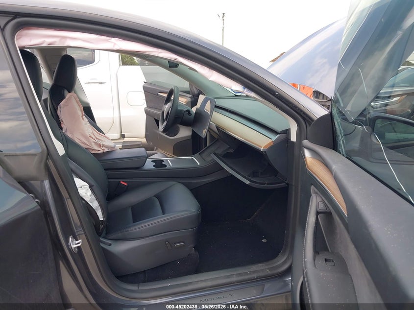 2023 Tesla Model y VIN 7SAYGAEEXPF941527 IAAI salvage auction — RIGHT SIDE, Salvage Title, sold $11,750 on 2026-07-30 (photo 5)