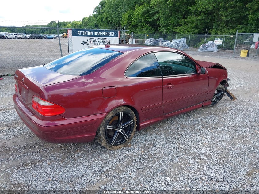 2000 Mercedes-benz Clk-class VIN WDBLJ70G9YF137087 IAAI salvage auction — FRONT END, Salvage (Kentucky), sold $25 on 2026-09-15 (photo 4)
