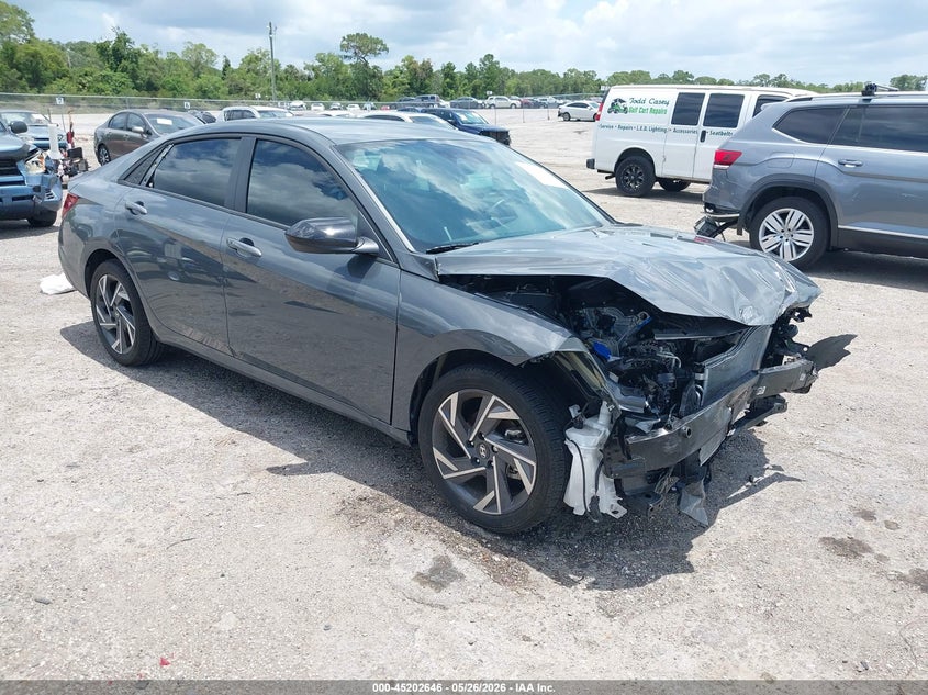 2025 Hyundai Elantra VIN KMHLM4DG3SU957486 IAAI salvage auction — FRONT END, Wait Title, sold $3,900 on 2026-08-02 (photo 1)