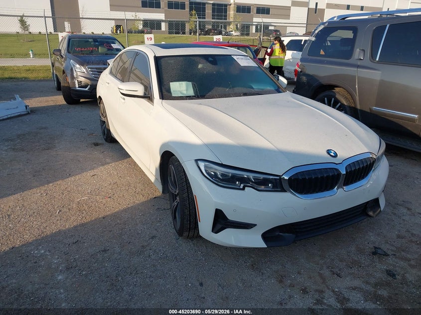 2021 BMW 3er VIN 3MW5R1J01M8B92215 — IAAI salvage auction photo