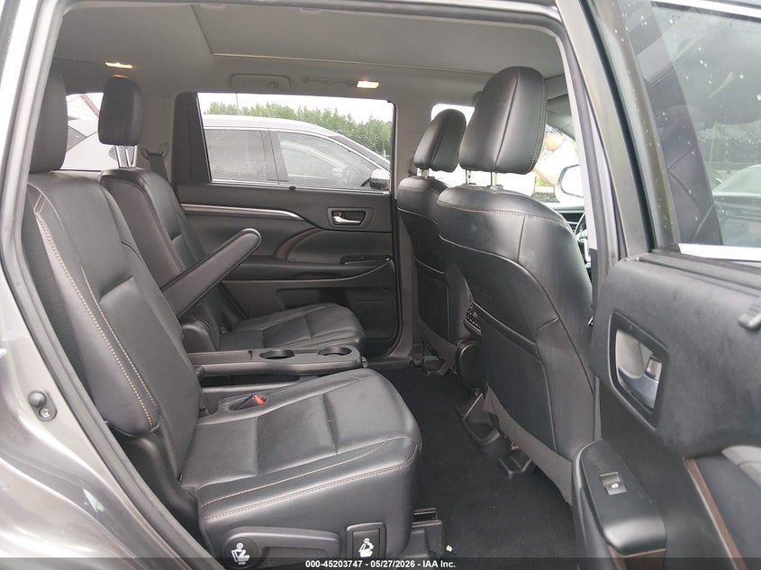 2018 Toyota Highlander VIN 5TDDGRFH9JS047458 IAAI salvage auction — FRONT END, Salvage (Illinois), sold $8,600 on 2026-07-15 (photo 8)