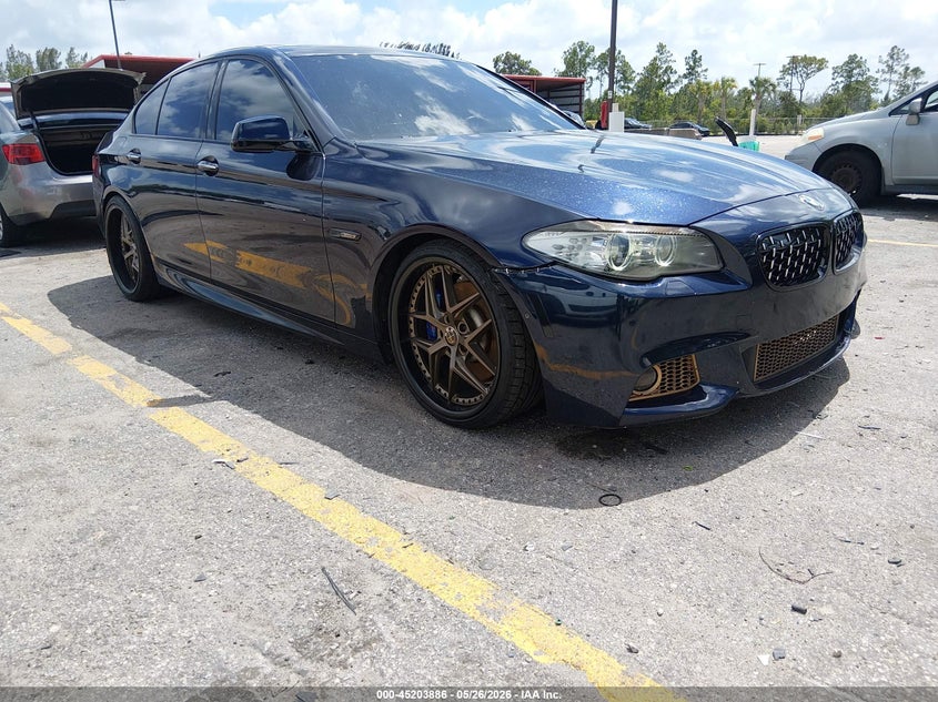 2013 BMW 5er VIN WBAFR7C5XDC824329 IAAI salvage auction — WATER/FLOOD, Rebuildable (Florida), sold $325 on 2026-07-13 (photo 1)