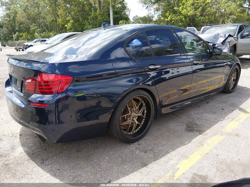 2013 BMW 5er VIN WBAFR7C5XDC824329 IAAI salvage auction — WATER/FLOOD, Rebuildable (Florida), sold $325 on 2026-07-13 (photo 4)