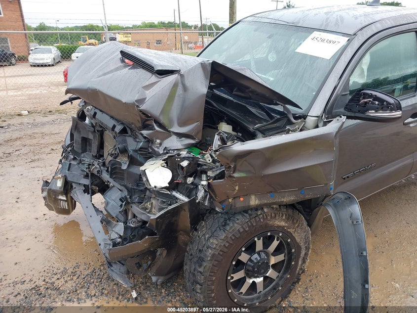 2017 Toyota Tacoma VIN 5TFSZ5AN8HX070709 IAAI salvage auction — FRONT END, Salvage Title, sold $6,000 on 2026-07-13 (photo 6)