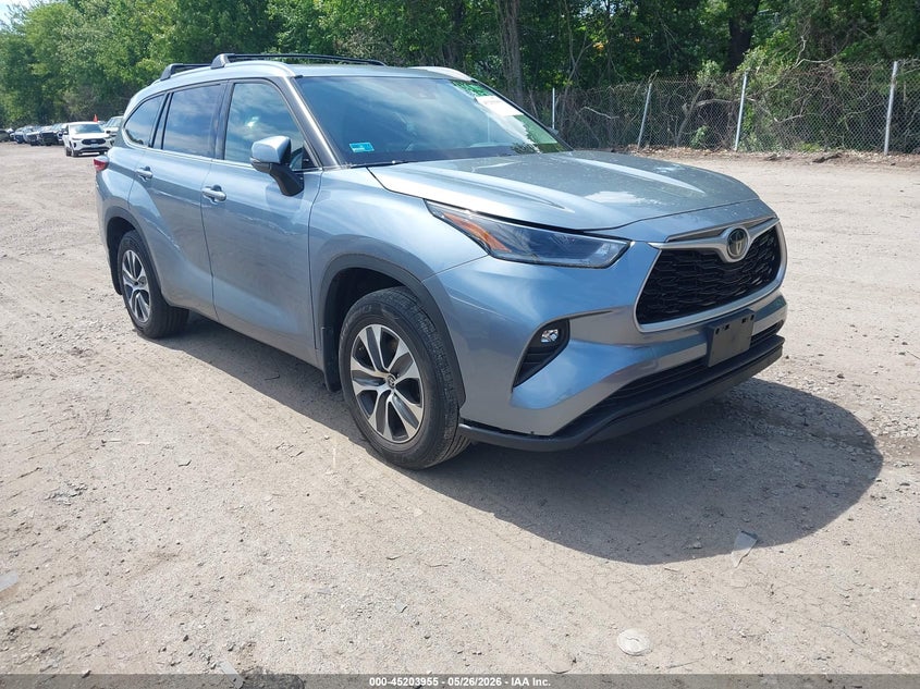 2021 Toyota Highlander VIN 5TDHZRBH8MS059204 IAAI salvage auction — SUSPENSION, Salvage (Rhode Island), sold $13,700 on 2026-07-28 (photo 1)