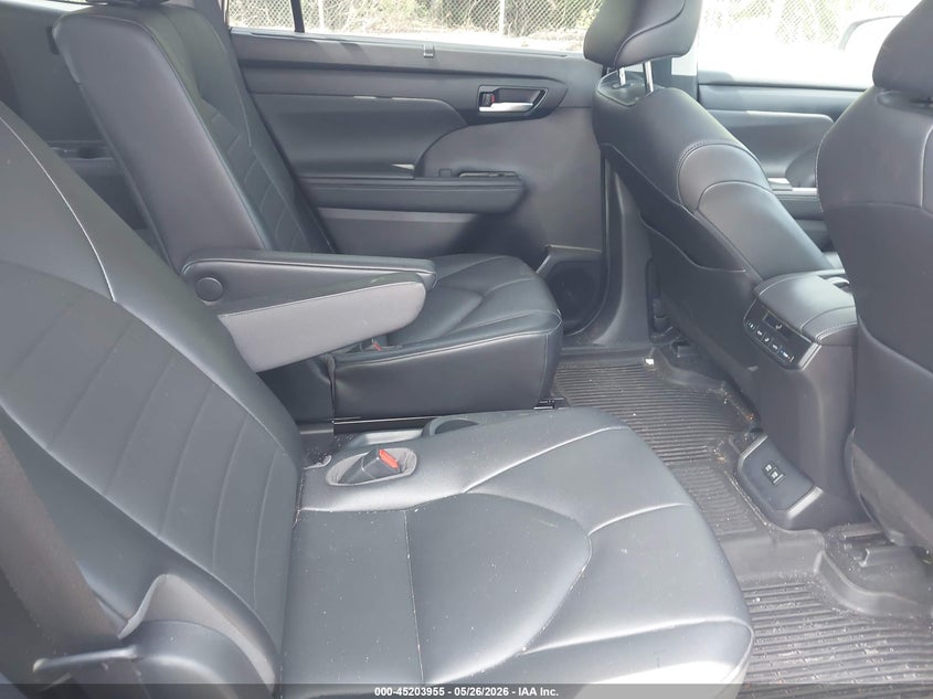 2021 Toyota Highlander VIN 5TDHZRBH8MS059204 IAAI salvage auction — SUSPENSION, Salvage (Rhode Island), sold $13,700 on 2026-07-28 (photo 8)
