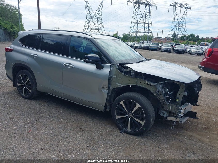 2022 Toyota Highlander VIN 5TDLZRBH3NS242506 IAAI salvage auction — RIGHT FRONT, Salvage (Pennsylvania), sold $12,400 on 2026-07-10 (photo 1)
