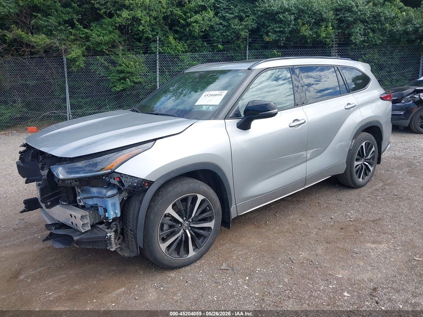 2022 Toyota Highlander VIN 5TDLZRBH3NS242506 IAAI salvage auction — RIGHT FRONT, Salvage (Pennsylvania), sold $12,400 on 2026-07-10 (photo 2)
