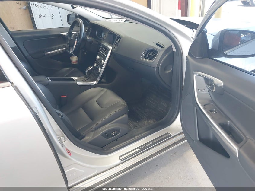 2015 Volvo S60 VIN YV1612TK0F2333192 IAAI salvage auction — RIGHT FRONT, Salvage (North Dakota), sold $1,650 on 2026-07-25 (photo 5)