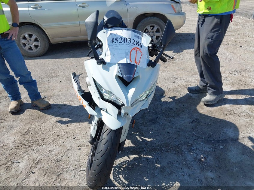2026 Kawasaki Zx VIN ML5ZXCS18TDA43294 IAAI salvage auction — ALL OVER, Salvage Title, sold $3,100 on 2026-07-07 (photo 5)