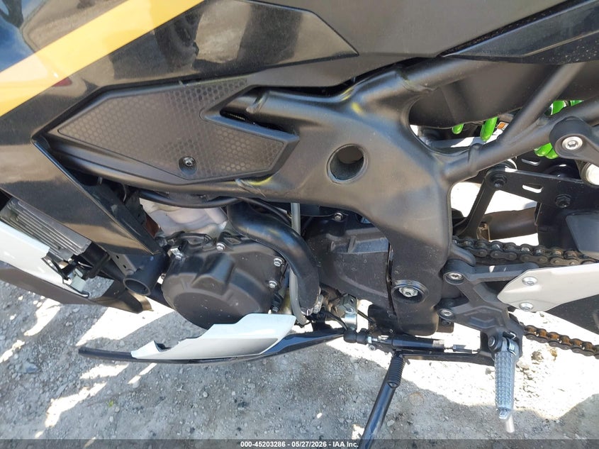 2026 Kawasaki Zx VIN ML5ZXCS18TDA43294 IAAI salvage auction — ALL OVER, Salvage Title, sold $3,100 on 2026-07-07 (photo 9)