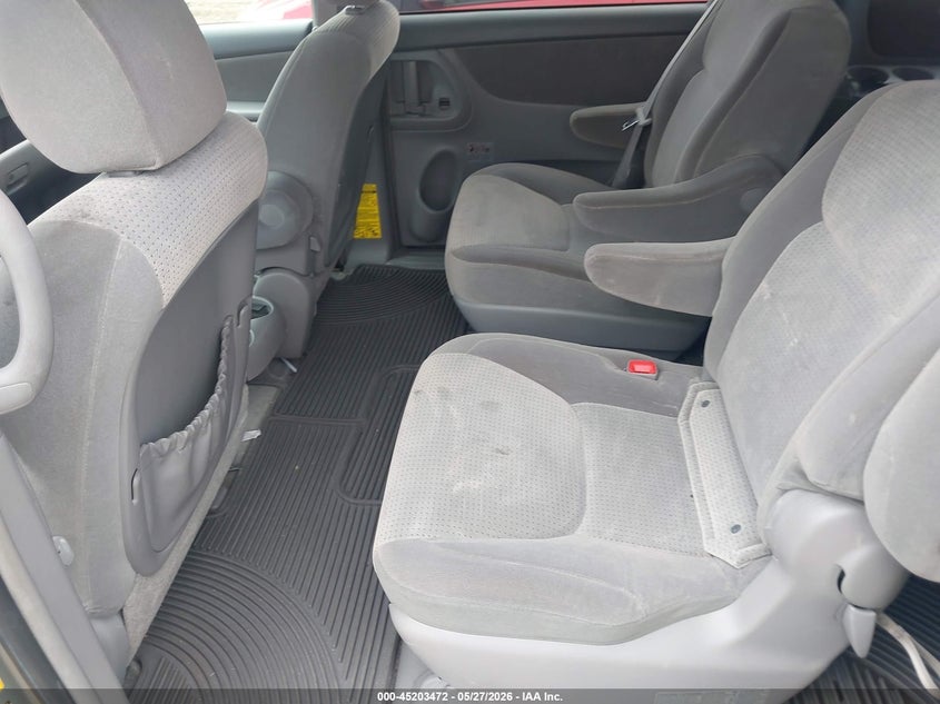 2007 Toyota Sienna VIN 5TDZK23C37S061563 IAAI salvage auction — FRONT & REAR, Mv-907A (New York), sold $700 on 2026-07-07 (photo 8)