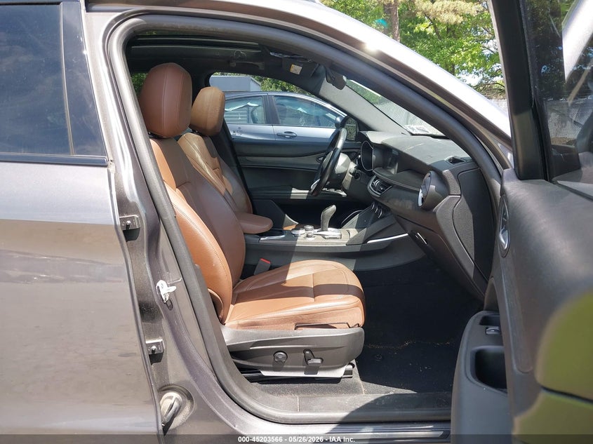 2023 Alfa romeo Stelvio VIN ZASPAKBN0P7D54187 IAAI salvage auction — REAR END, Mv-907A (New York), sold $13,325 on 2026-07-07 (photo 5)